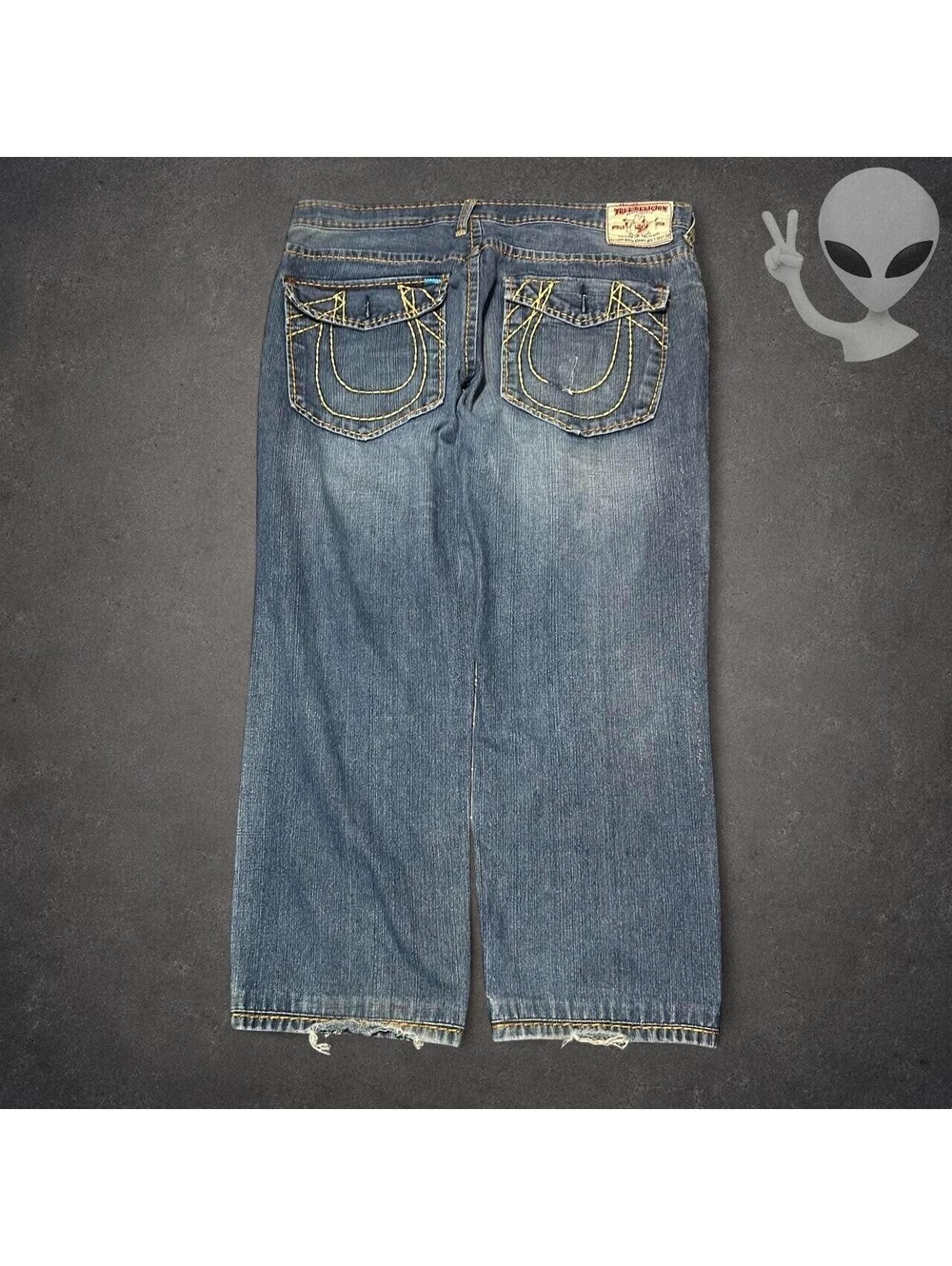 True Religion Billy Giant Big T Mens US 40 Yellow Stitch Flap Pocket Jeans